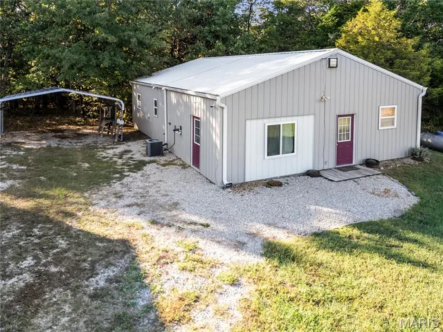 $265,000 | 33945 Holiday Hills Road, Richland, MO 65556