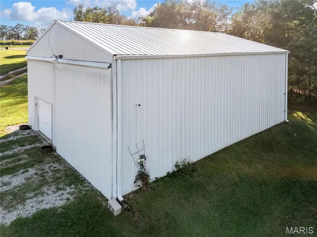 $265,000 | 33945 Holiday Hills Road, Richland, MO 65556