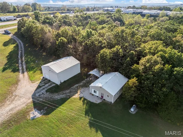 $265,000 | 33945 Holiday Hills Road, Richland, MO 65556