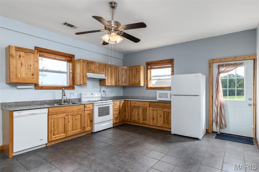 33945 Holiday Hills Road Richland, MO 65556 - Photo 9 of 35