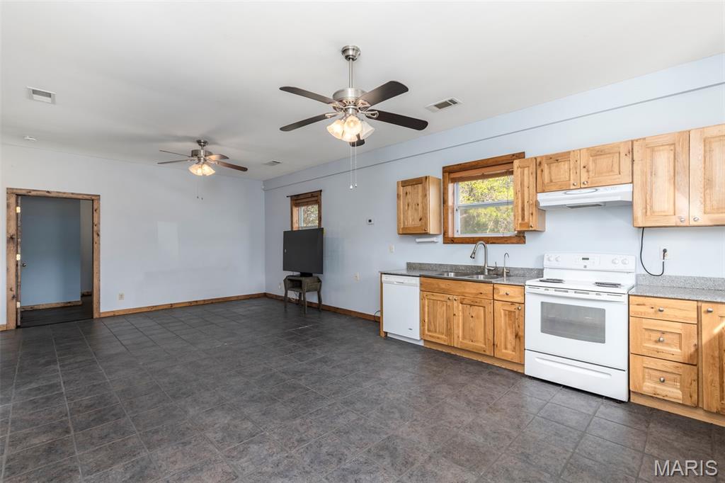 33945 Holiday Hills Road Richland, MO 65556 - Photo 10 of 35