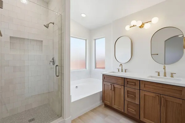 $2,500 | 2642 East Hartford Avenue, Phoenix, AZ 85032