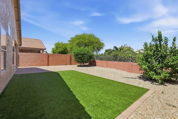 $2,500 | 2642 East Hartford Avenue, Phoenix, AZ 85032