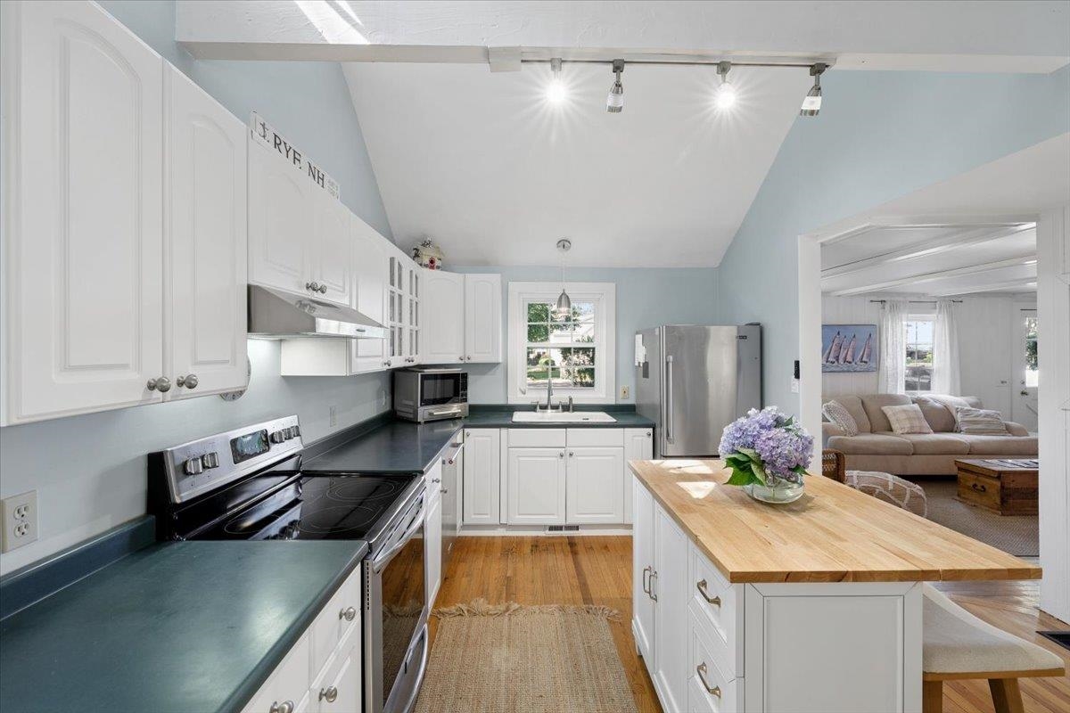31 Perkins Road Rye, NH 03870 - Photo 12 of 35
