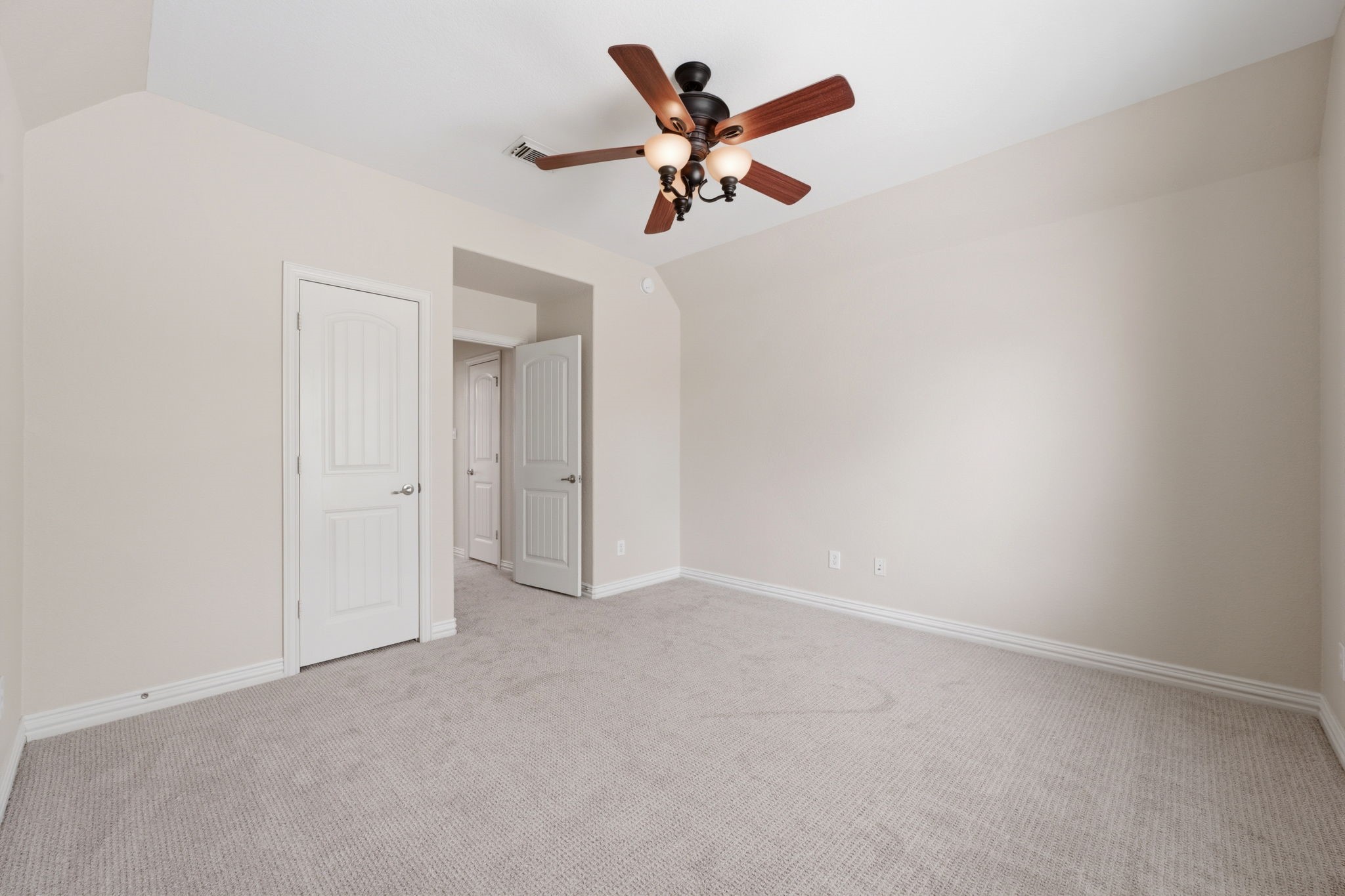 315 Arbor Ridge Lane Conroe, TX 77384 - Photo 33 of 48 an empty room