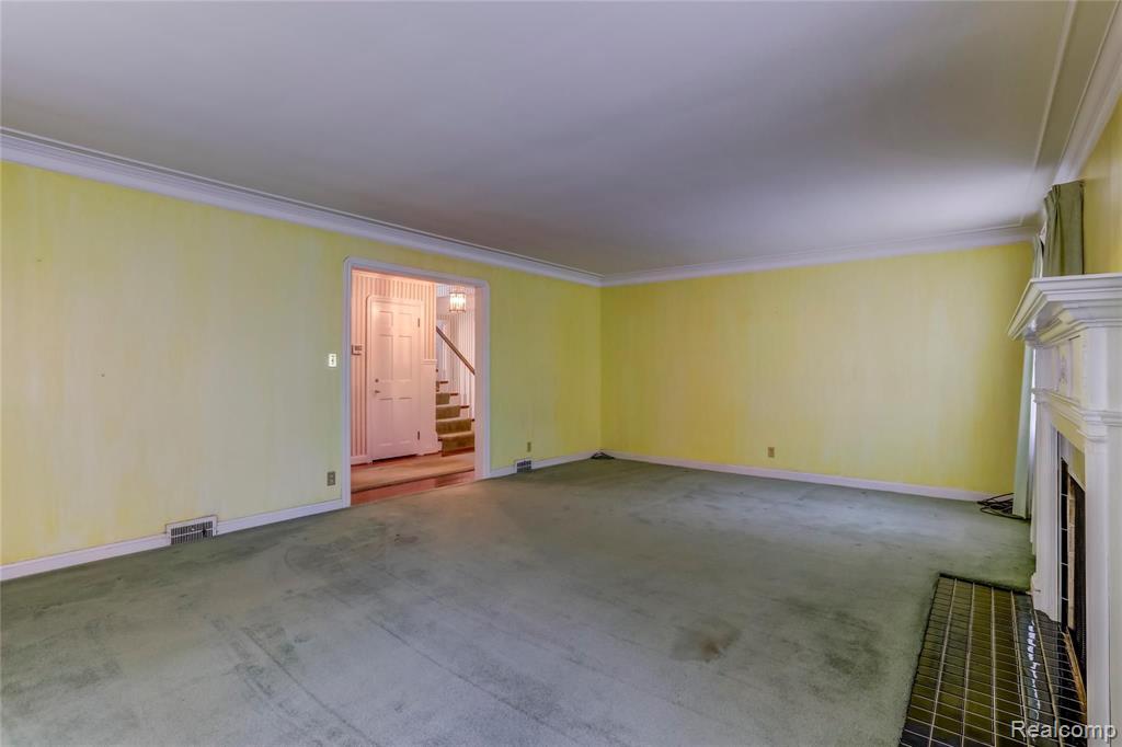 1041 Yorkshire Road Grosse Pointe Park, MI 48230 - Photo 7 of 35