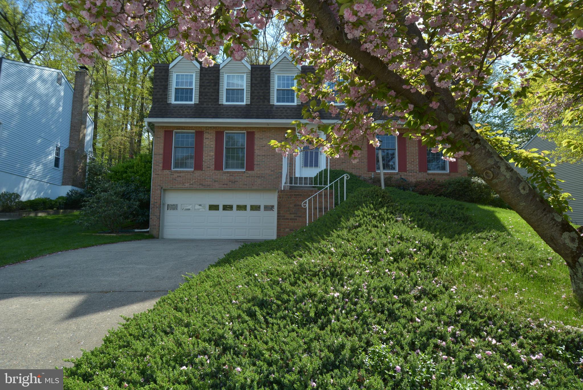 7728 Middle Valley Drive Springfield, VA 22153 - Photo 2 of 48 Front of home