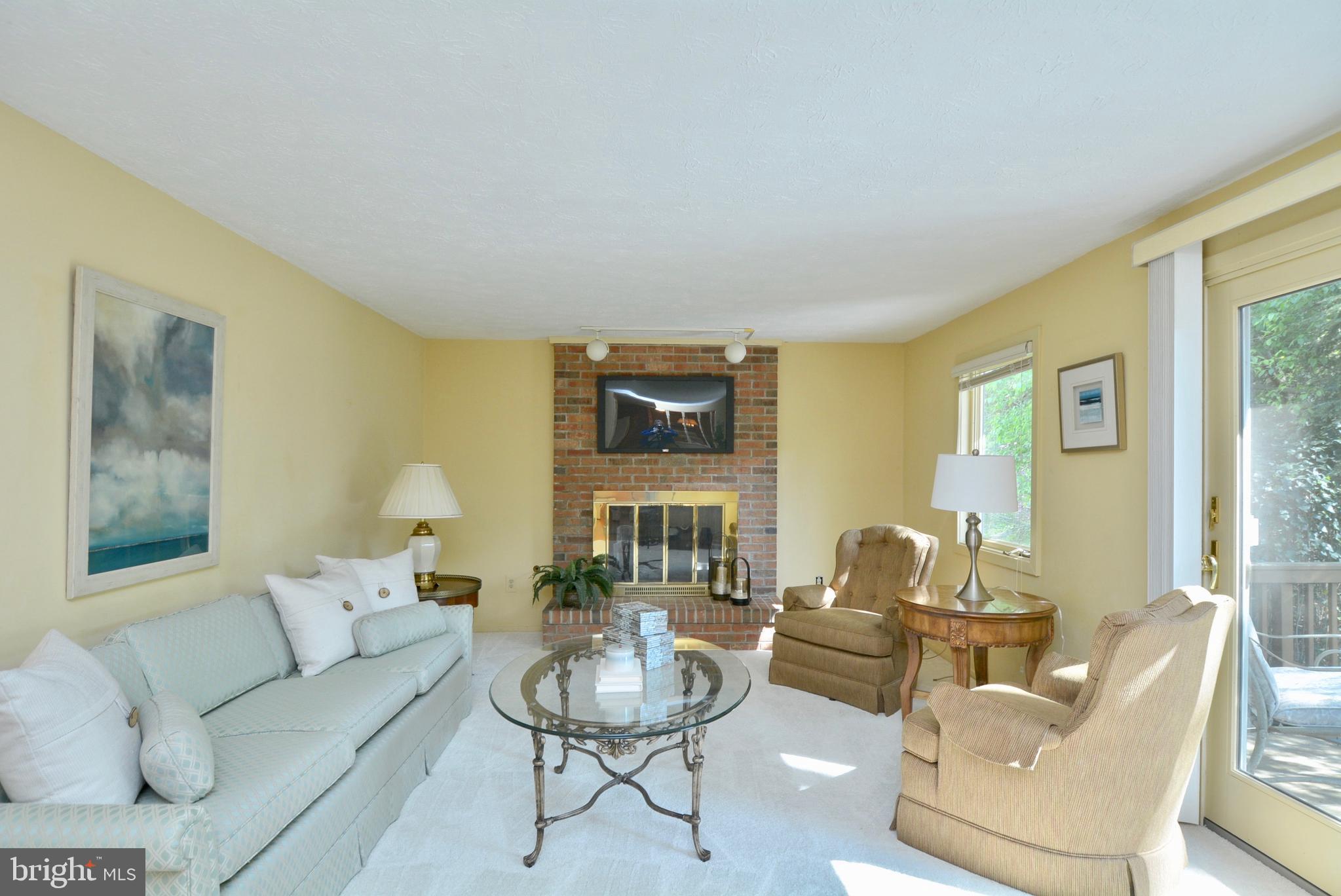 7728 Middle Valley Drive Springfield, VA 22153 - Photo 18 of 48 Family Room