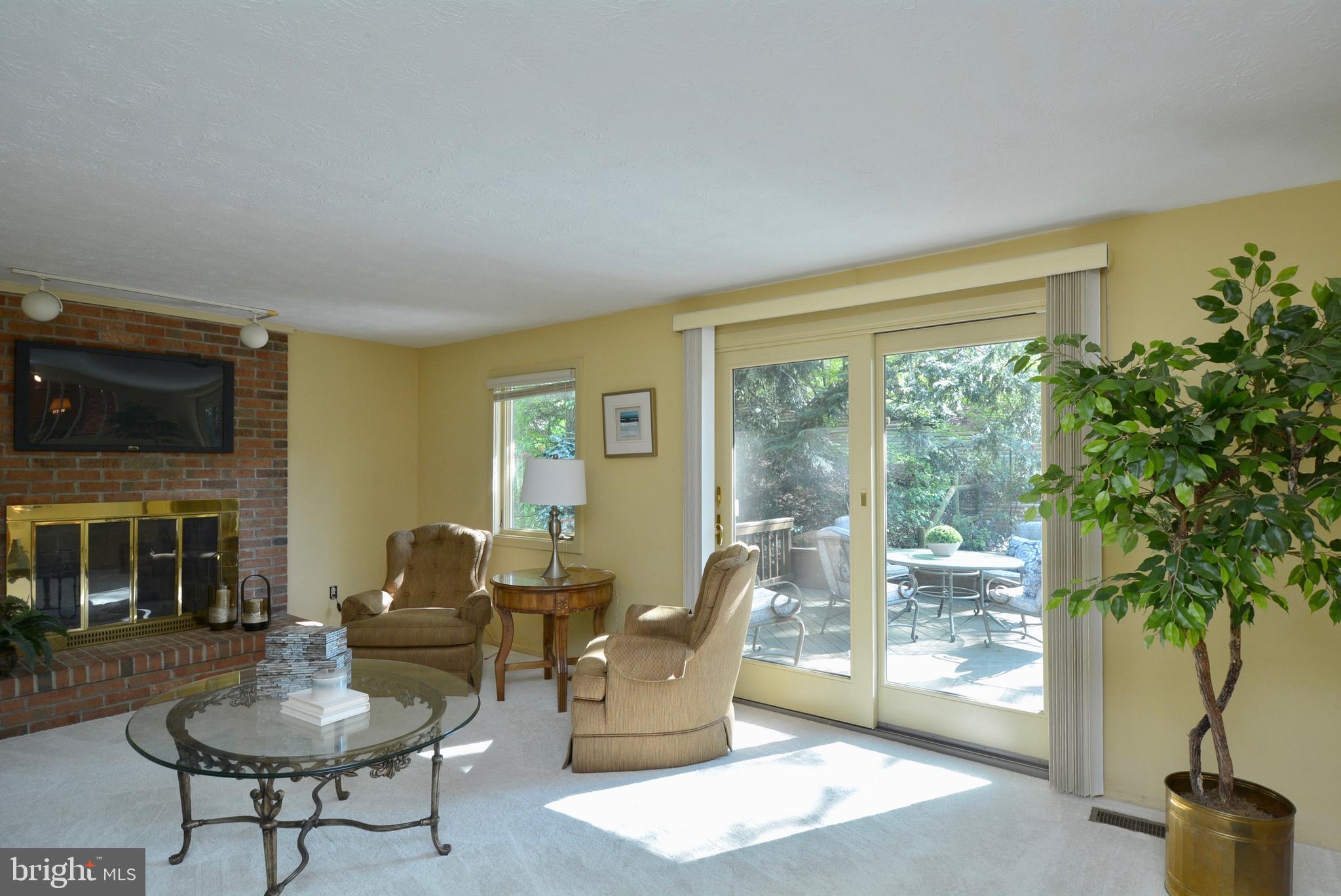 7728 Middle Valley Drive Springfield, VA 22153 - Photo 19 of 48 Family Room
