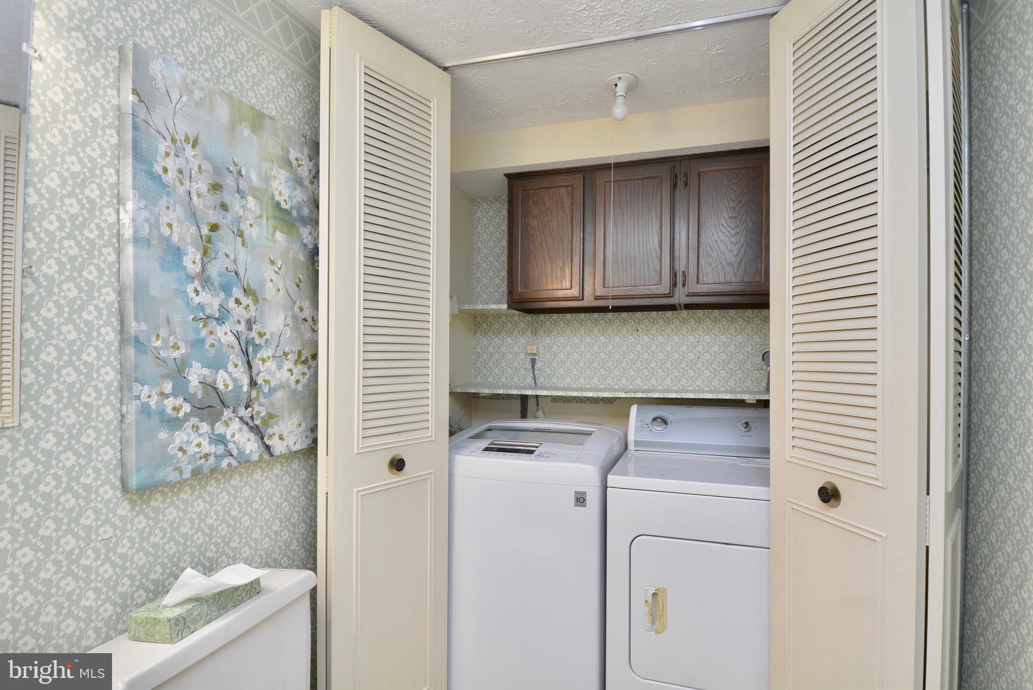 7728 Middle Valley Drive Springfield, VA 22153 - Photo 21 of 48 Laundry/Bathroom