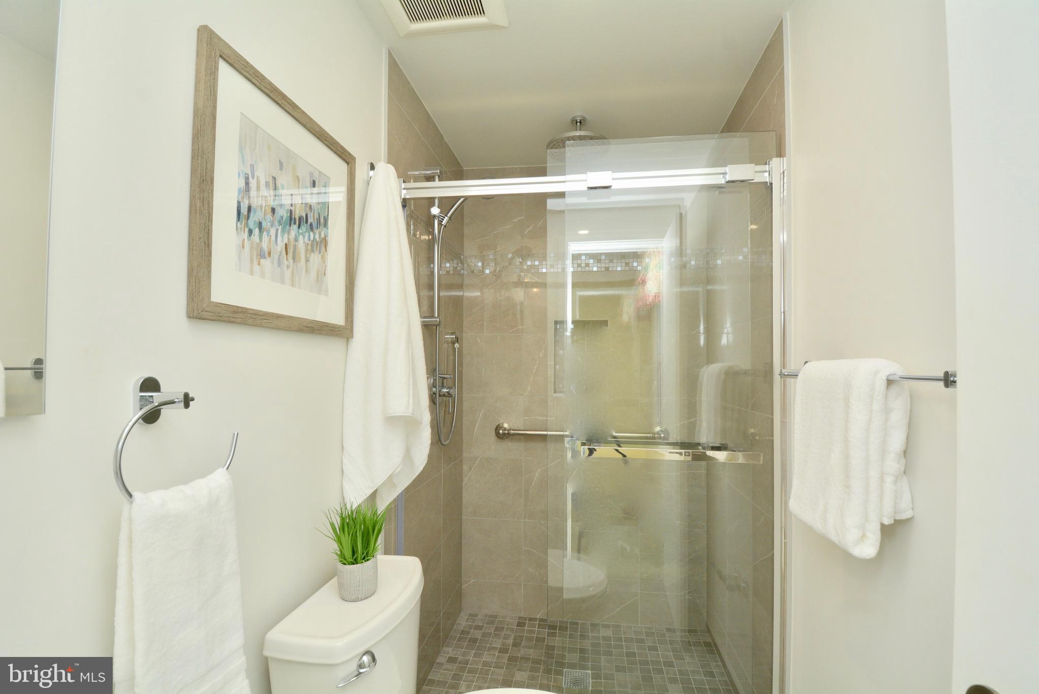 7728 Middle Valley Drive Springfield, VA 22153 - Photo 27 of 48 Bathroom