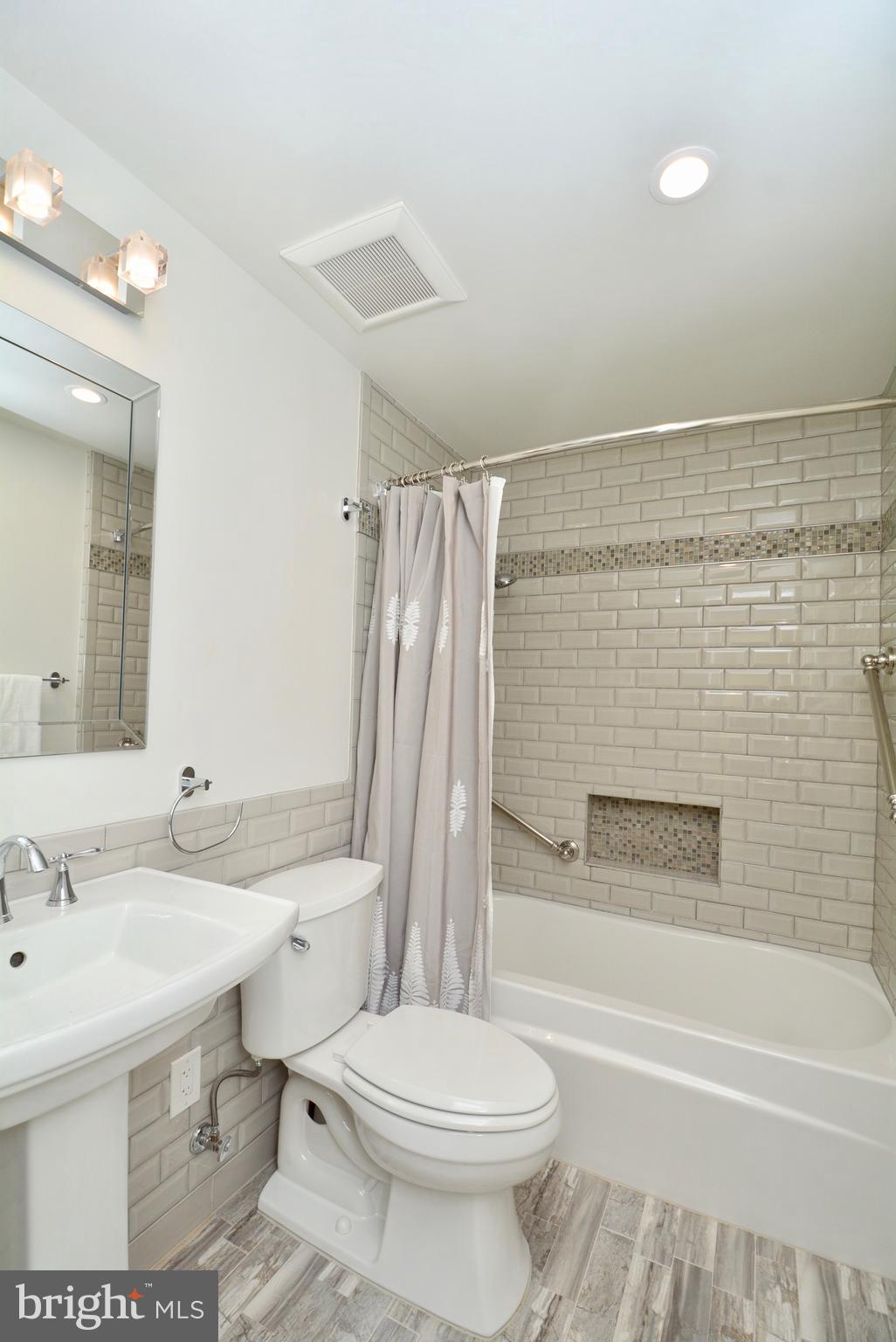 7728 Middle Valley Drive Springfield, VA 22153 - Photo 33 of 48 Bathroom
