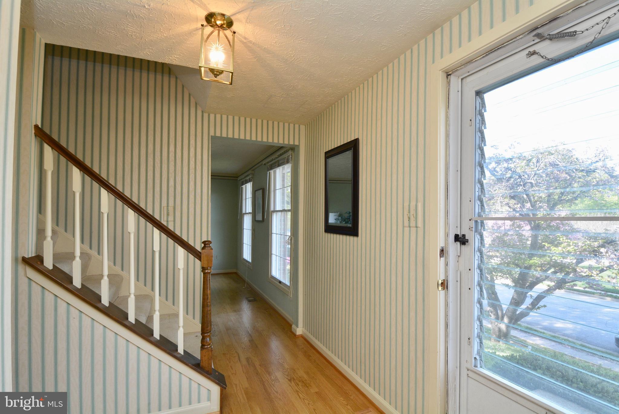 7728 Middle Valley Drive Springfield, VA 22153 - Photo 6 of 48 Foyer