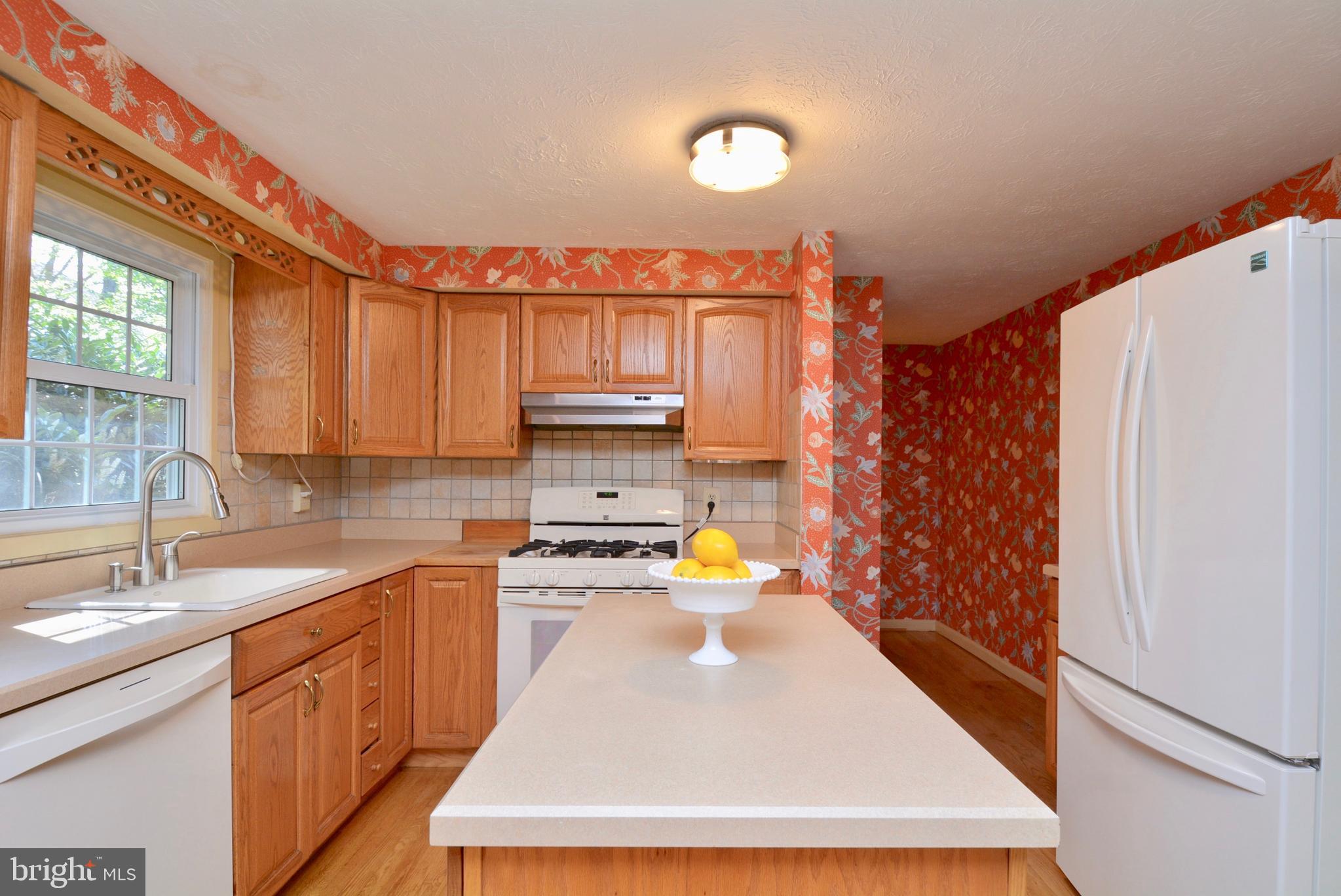 7728 Middle Valley Drive Springfield, VA 22153 - Photo 7 of 48 Kitchen
