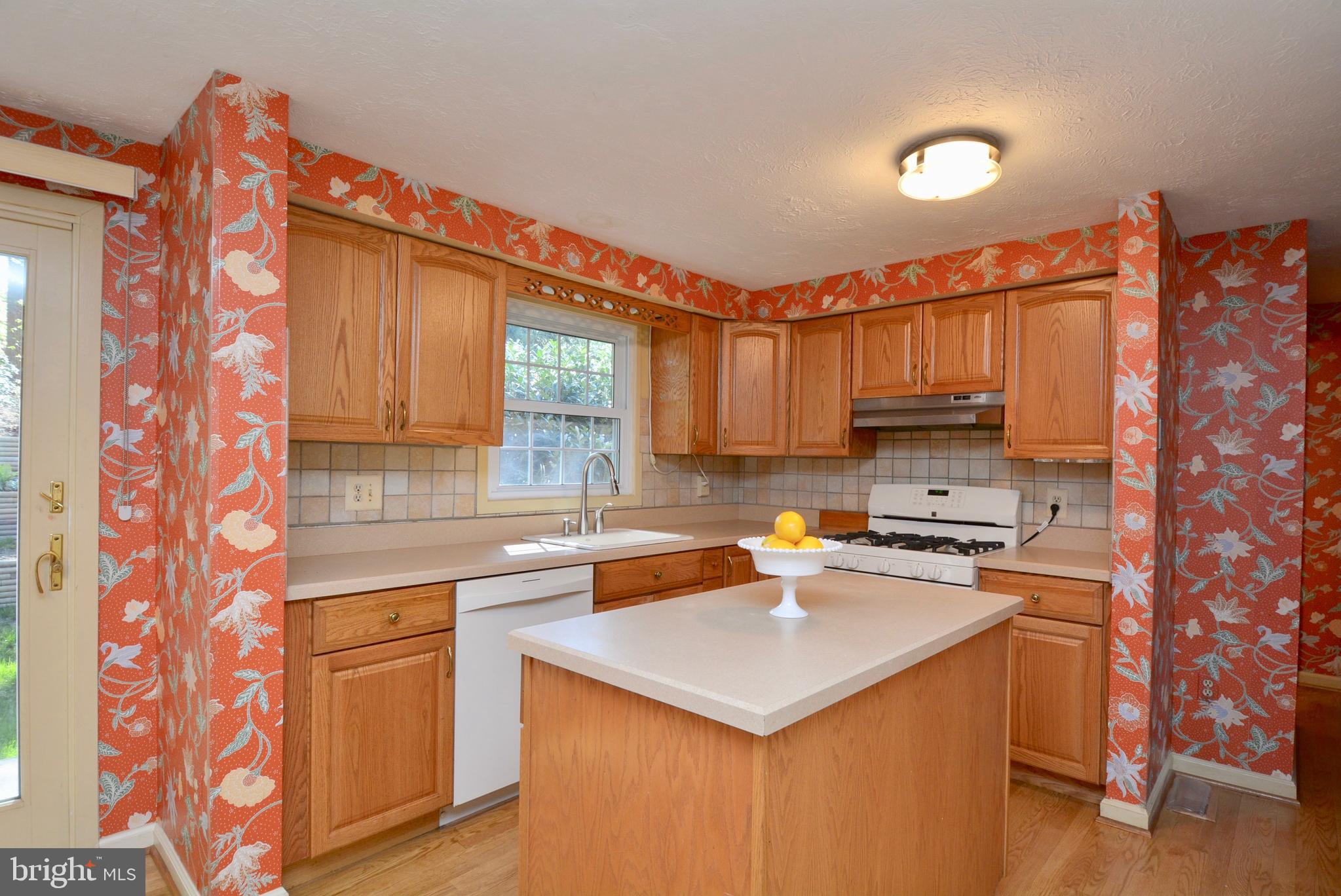 7728 Middle Valley Drive Springfield, VA 22153 - Photo 10 of 48 Kitchen