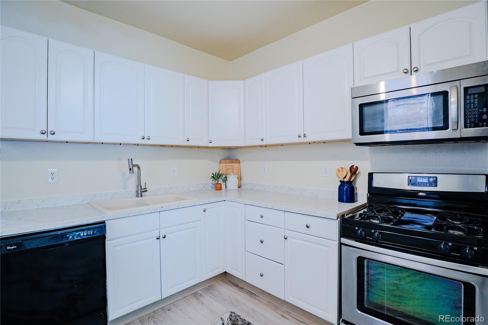 338 Inca Street Denver, CO 80223 - Photo 10 of 27