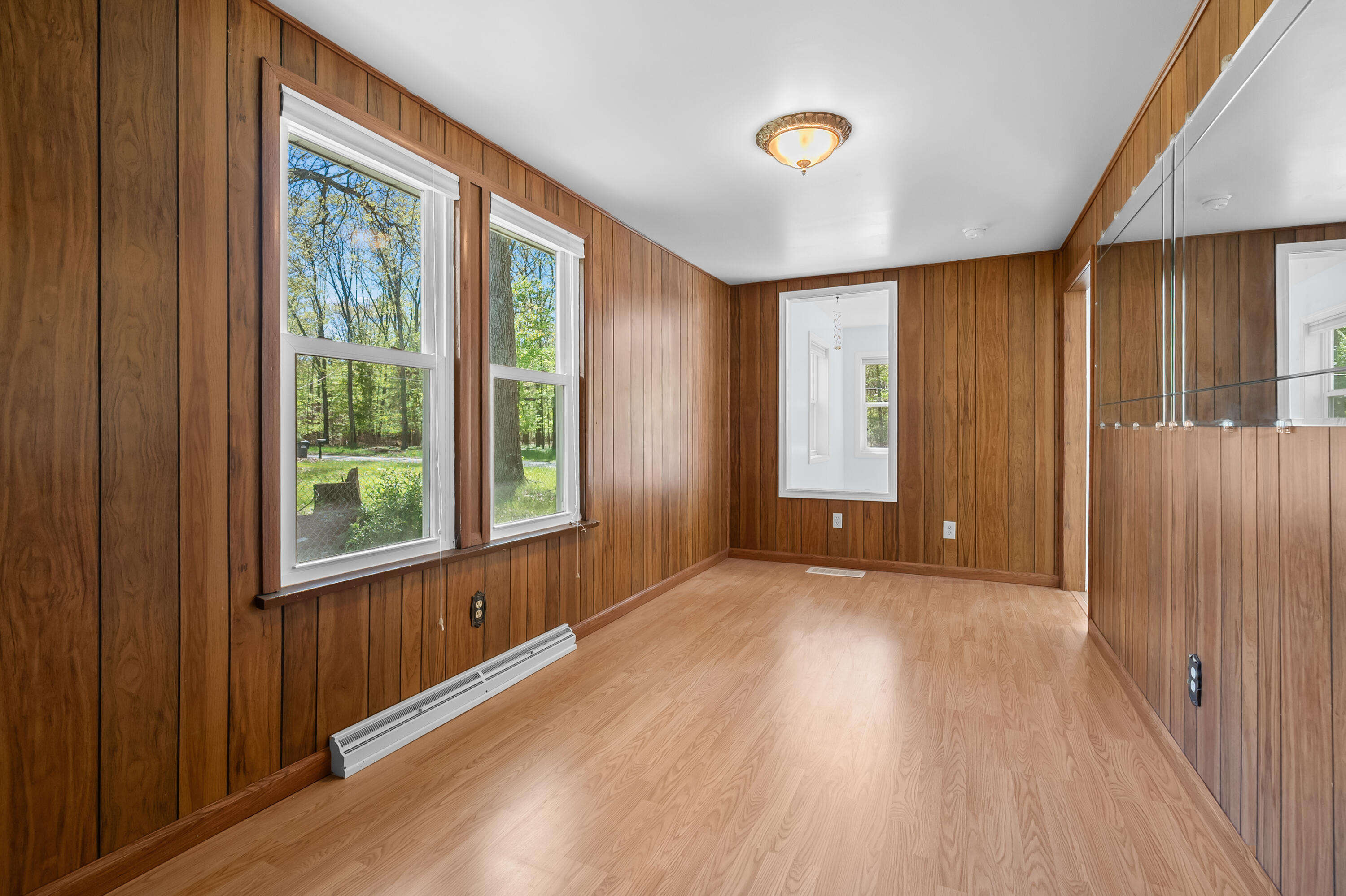 52320 Sheridan Road Paw Paw, MI 49079 - Photo 17 of 44 Dining room