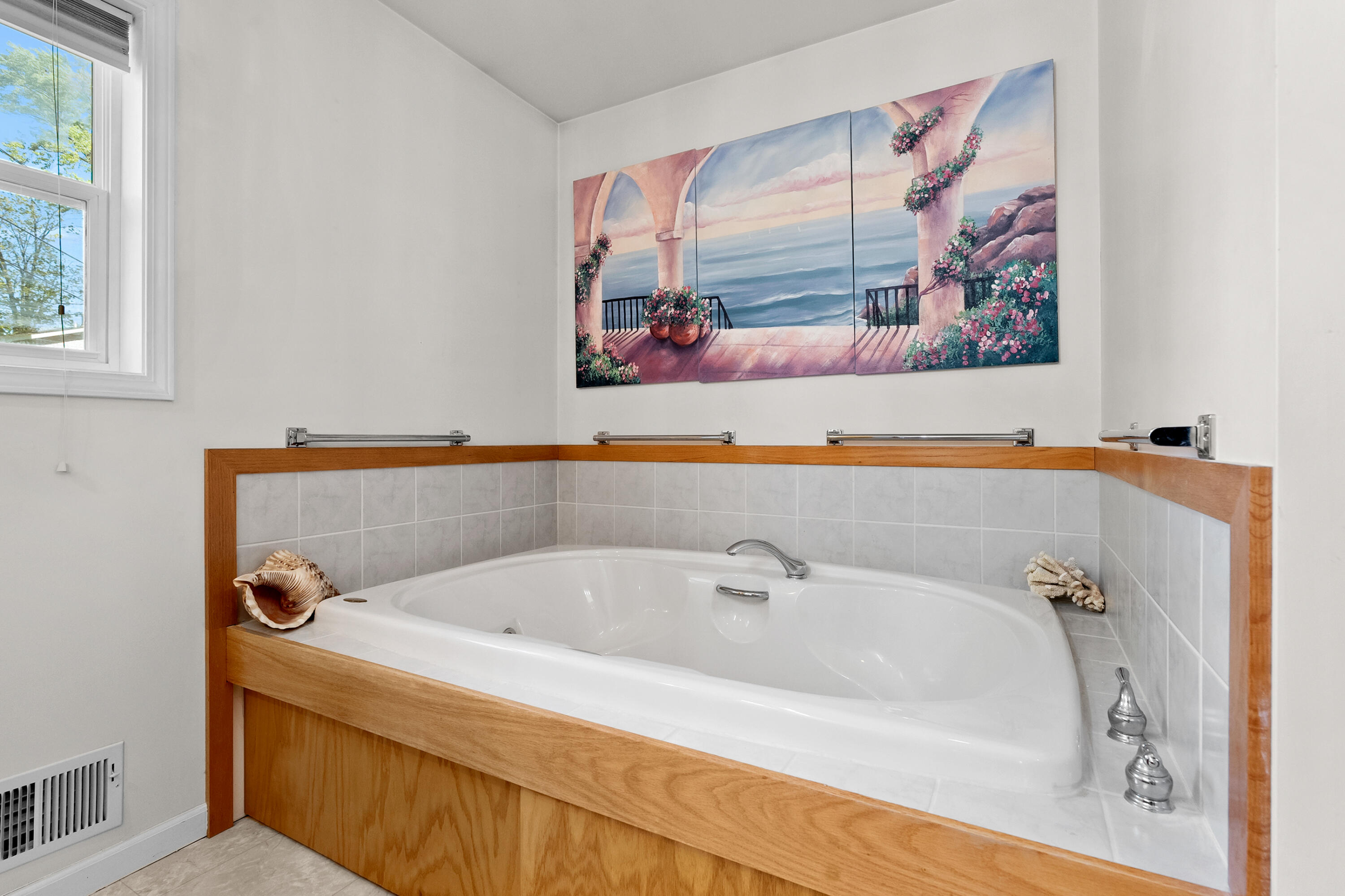 52320 Sheridan Road Paw Paw, MI 49079 - Photo 24 of 44 Little used whirlpool tub
