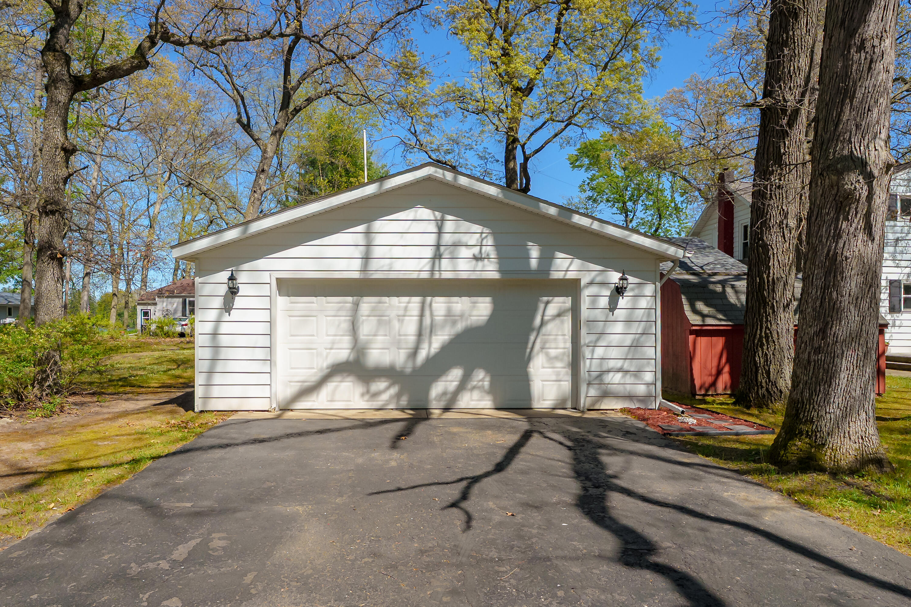 52320 Sheridan Road Paw Paw, MI 49079 - Photo 7 of 44 2 car garage
