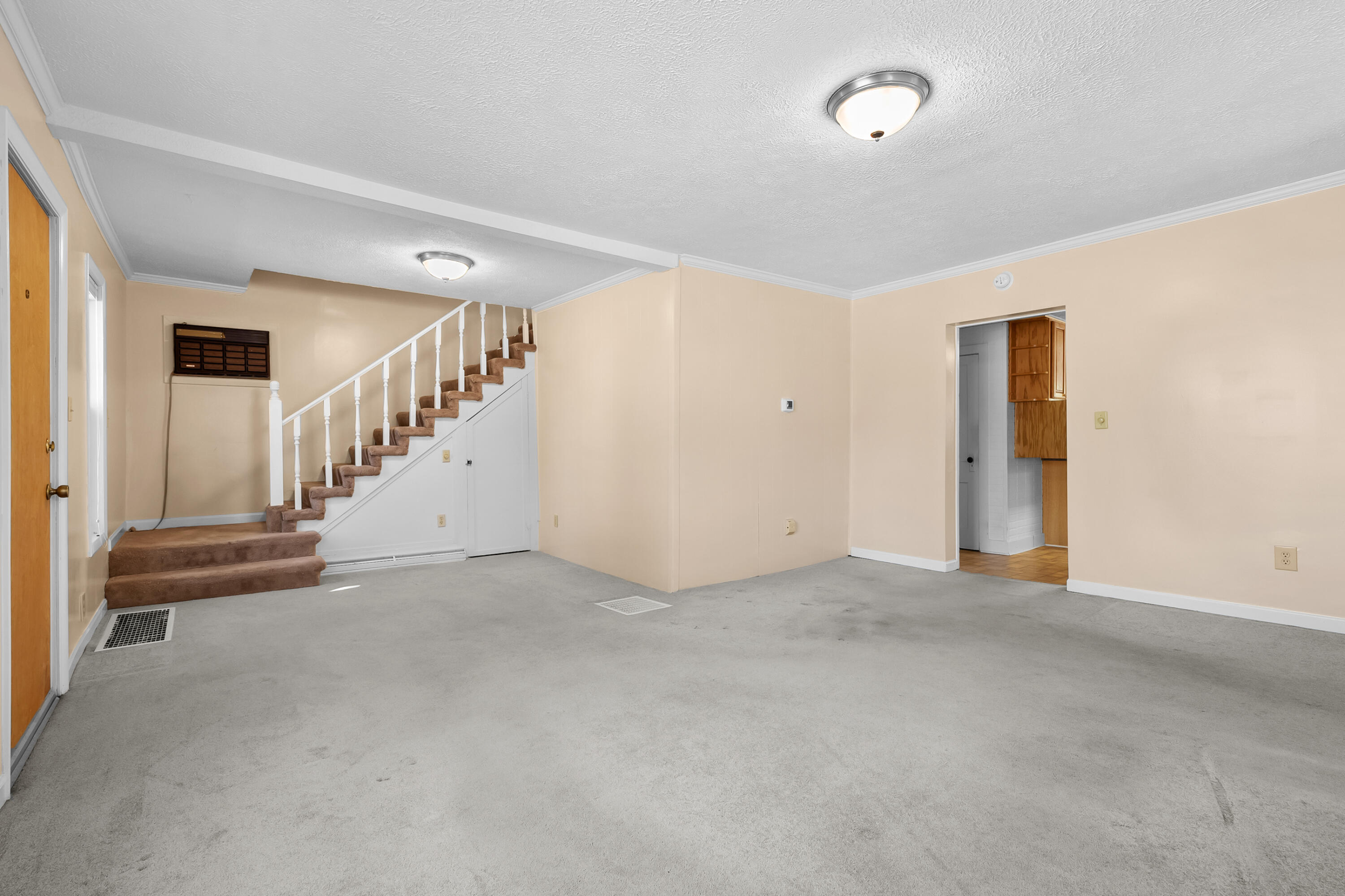 52320 Sheridan Road Paw Paw, MI 49079 - Photo 9 of 44 Living room