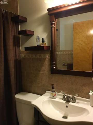 4143 Beryl Road Flint, MI 48504 - Photo 9 of 18 21179635-8.JPG