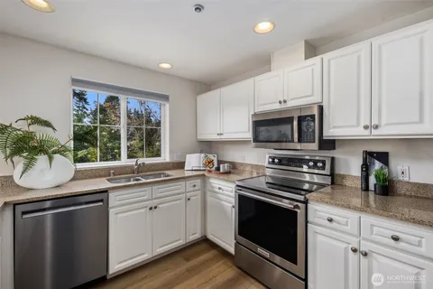 $475,000 | 7207 210th Street Southwest, Unit 202, Edmonds, WA 98026