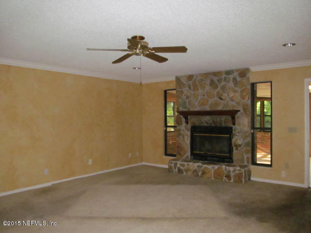 8572 Old Plank Road Jacksonville, FL 32220 - Photo 6 of 19 Family room