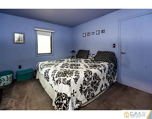 363 Pleasant Valley Road Old Bridge, NJ 08857 - Photo 13 of 25 Gallery Image 13