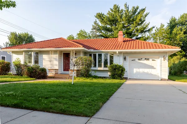 $300,000 | 2836 Kelly Place, Eau Claire, WI 54701