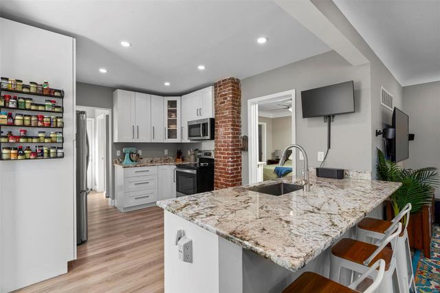 $362,015 | 3422 Commonwealth Avenue, St. Louis, MO 63143