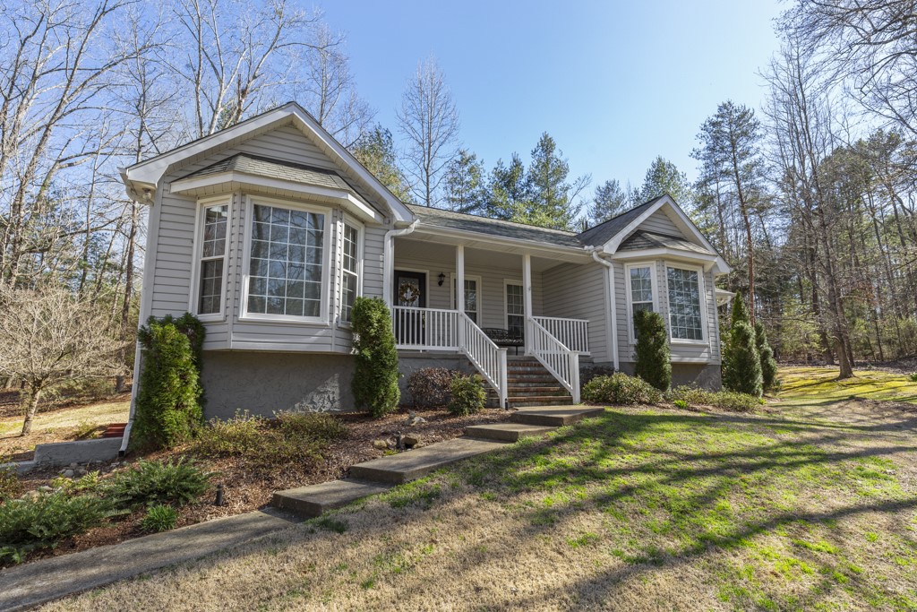 15071 Beacon Ridge Drive Seneca, SC 29678 - Photo 2 of 35 This lovely home has a second lot to the right