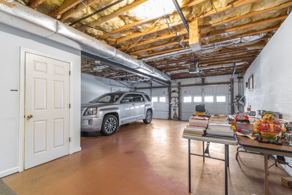 15071 Beacon Ridge Drive Seneca, SC 29678 - Photo 24 of 35 CLEAN oversize two car garage