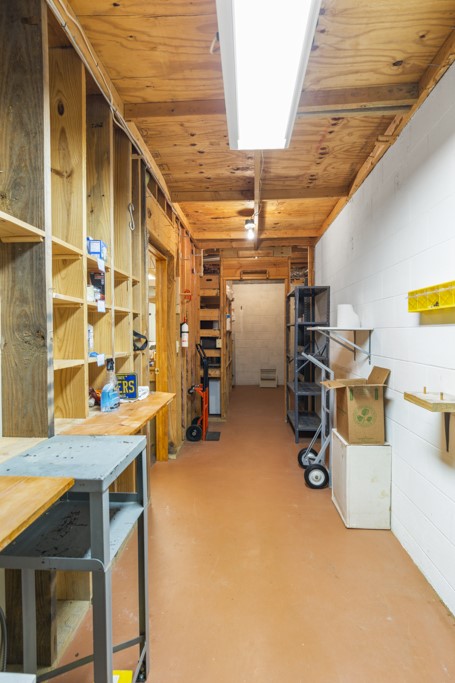 15071 Beacon Ridge Drive Seneca, SC 29678 - Photo 26 of 35 Workshop and storage downstairs