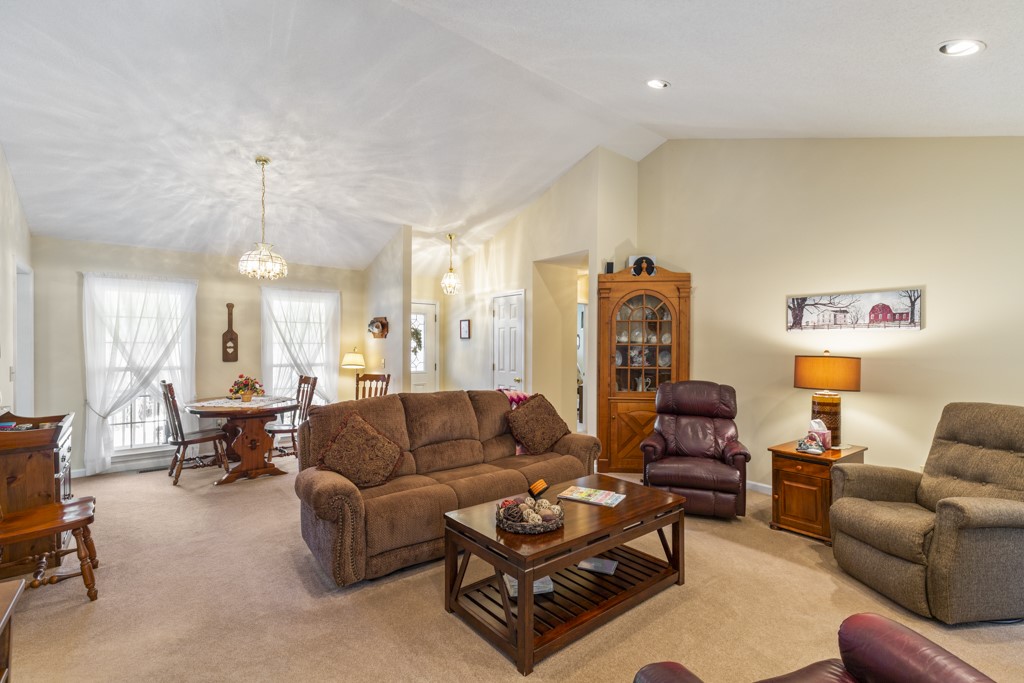 15071 Beacon Ridge Drive Seneca, SC 29678 - Photo 5 of 35 Great room!