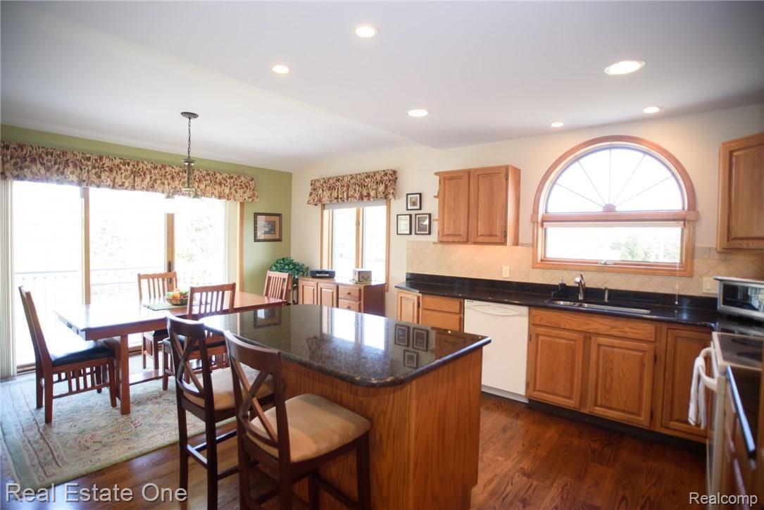 6211 Golf Club Road Howell, MI 48843 - Photo 11 of 42 4D0946C1-4845-4961-9381-510D5A4A70A5.jpeg