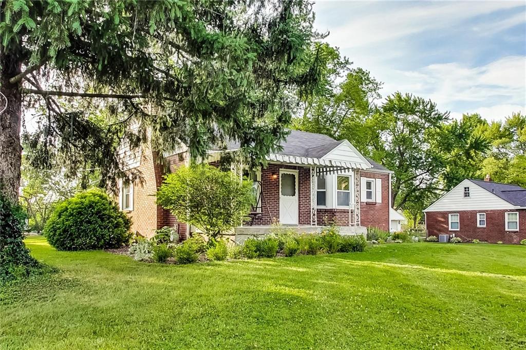 163 North Franklin Road Indianapolis, IN 46219 - Photo 3 of 36 Gallery Image 3