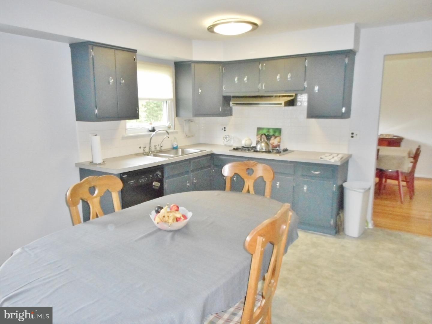 15 Polaris Road Sewell, NJ 08080 - Photo 8 of 24 Kitchen