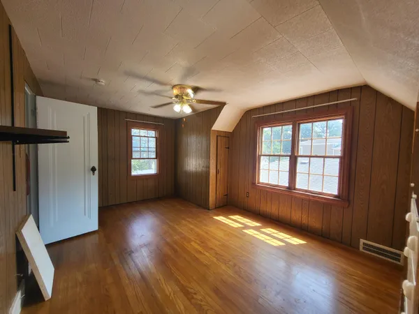 $190,000 | 15282 Regina Avenue, Allen Park, MI 48101