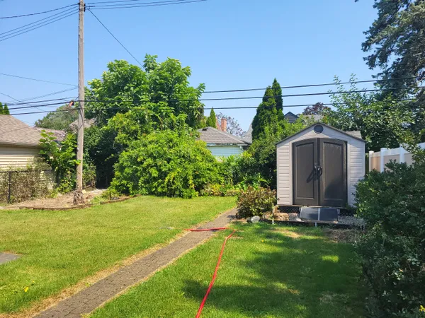 $190,000 | 15282 Regina Avenue, Allen Park, MI 48101