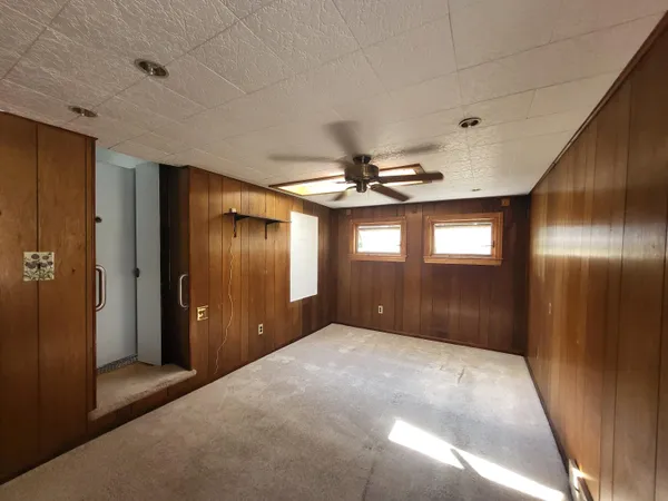 $190,000 | 15282 Regina Avenue, Allen Park, MI 48101