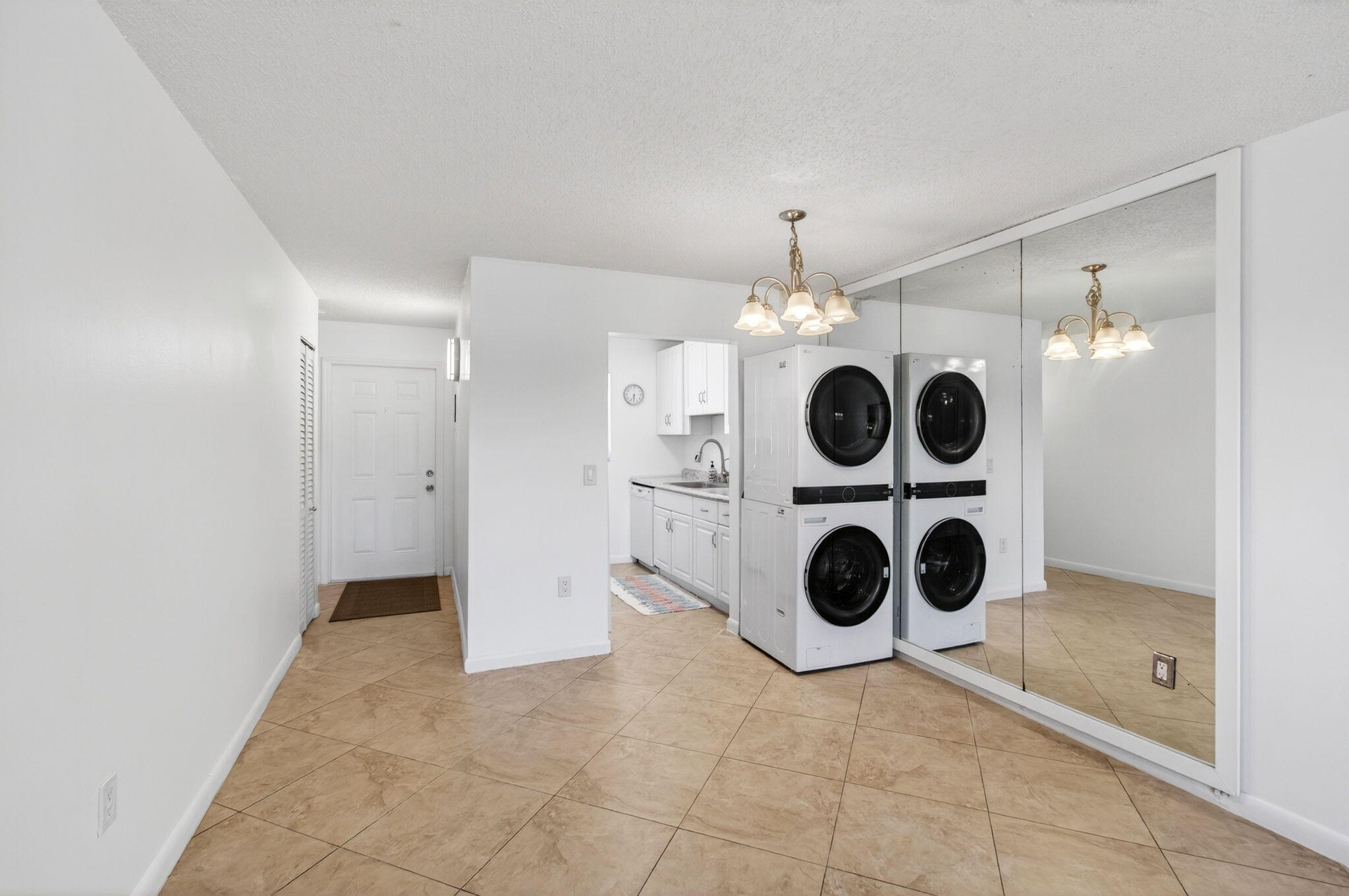 600 Southwest 2nd Avenue, Unit 240 Boca Raton, FL 33432 - Photo 32 of 54 Full Size Washer & Dryer