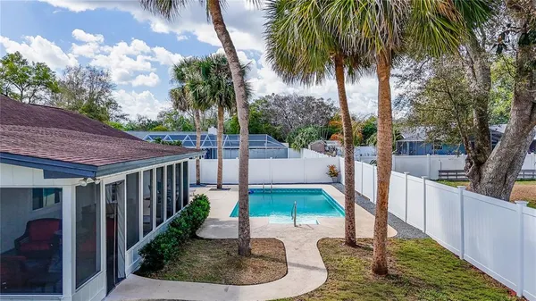 a view of an outdoor space