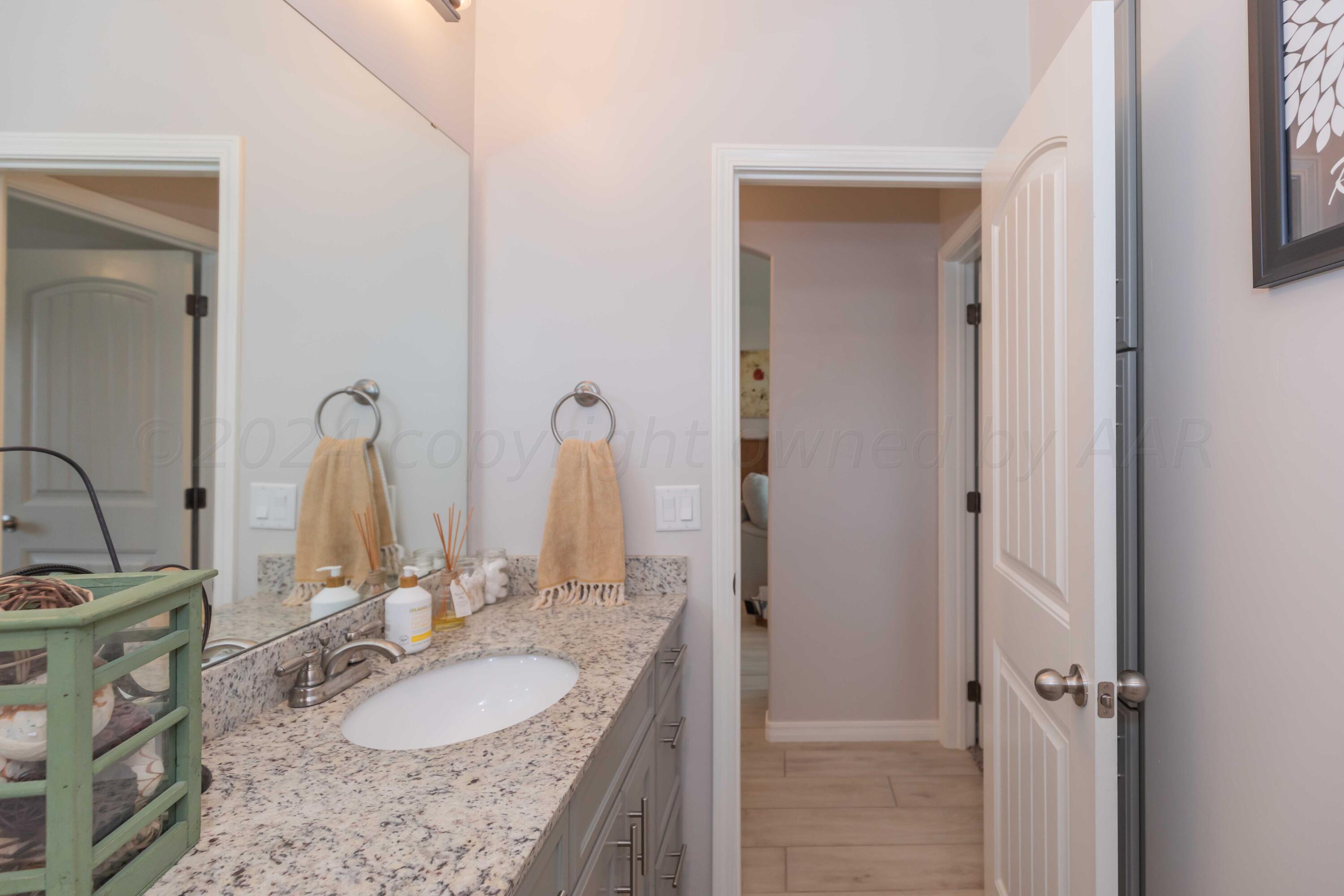 1007 Syrah Boulevard Amarillo, TX 79124 - Photo 21 of 49 BATHROOM 2 VIEW 3