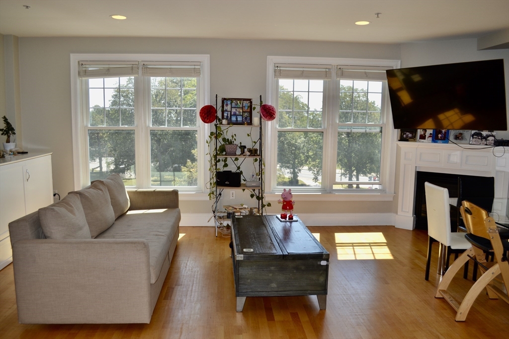 1306 Columbia Road, Unit 4E Boston, MA 02127 - Photo 2 of 20