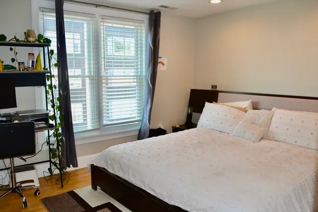 $3,900 | 1306 Columbia Road, Unit 4E, Boston, MA 02127