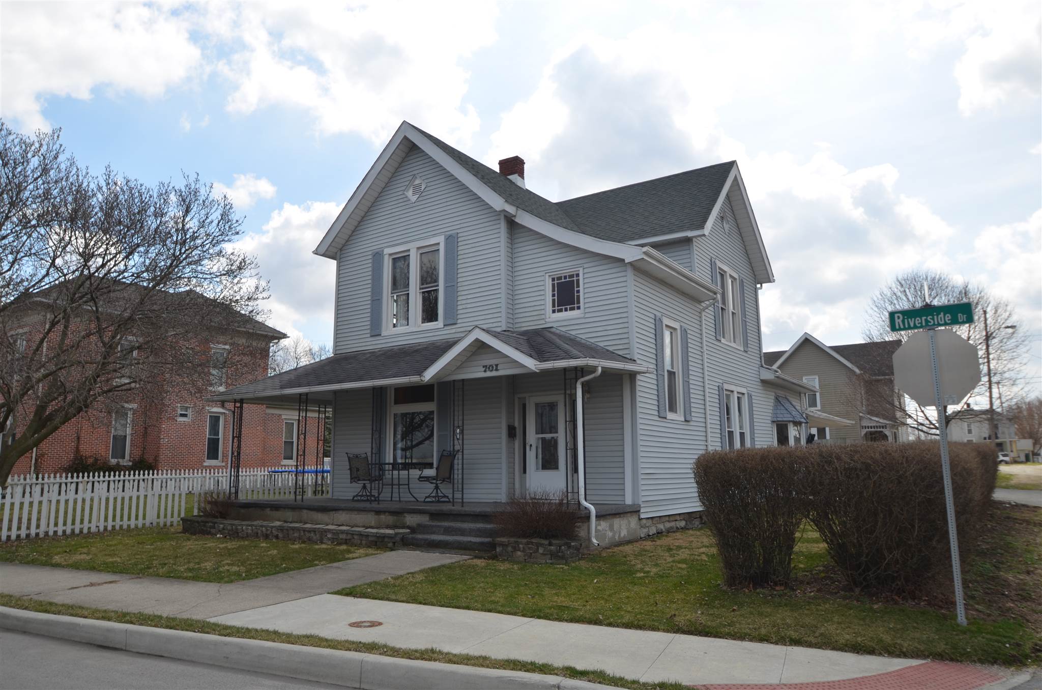 701 Riverside Drive Huntington, IN 46750 - Photo 1 of 36 Gallery Image 1