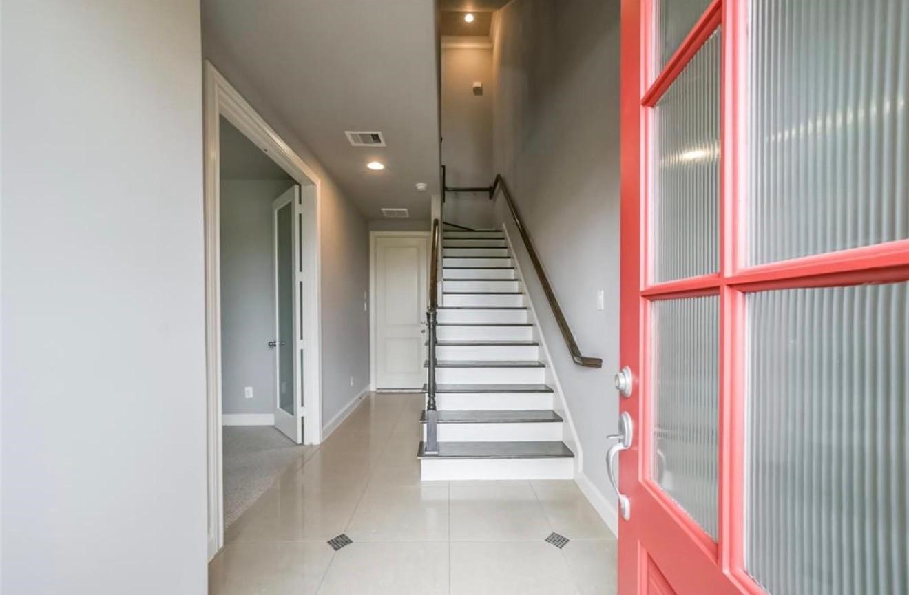 9642 Knight Road Houston, TX 77045 - Photo 10 of 26