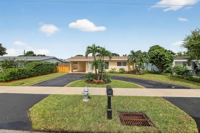 $567,000 | 245 Southwest 3rd Street, Boca Raton, FL 33432