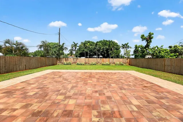 $567,000 | 245 Southwest 3rd Street, Boca Raton, FL 33432