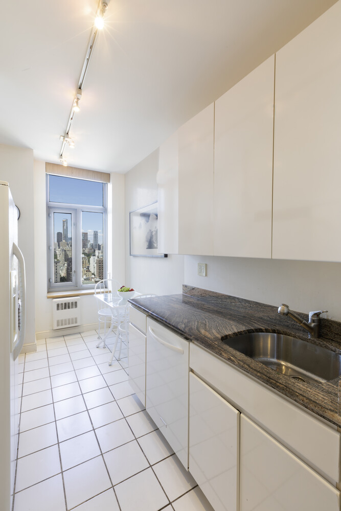 188 East 64th Street, Unit 2006 Manhattan, NY 10065 - Photo 6 of 16